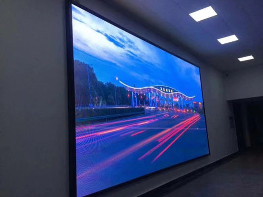 P1.875 1200CD Round Indoor LED Screen With Kinglight Led Lamp